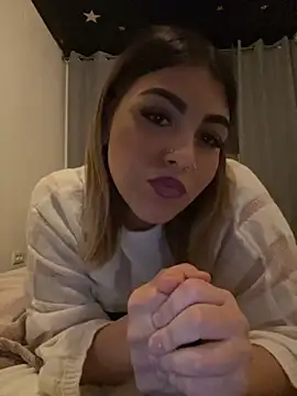 lolaadora online show from October 8, 2025, 10:40 pm