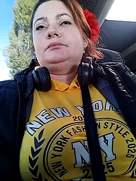 Snapshot of Flacara100 chatting on October 17, 2025, 8:39 am Flacara100 online show from October 17, 2025, 8:39 am