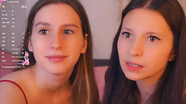 GabrielleLynchard online show from November 17, 2025, 8:03 pm