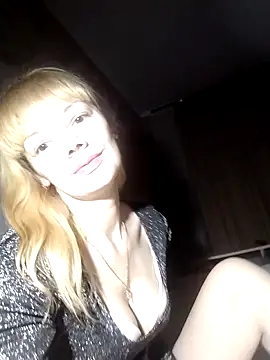 Snapshot of AliceSwan1122 chatting on October 13, 2025, 8:53 pm AliceSwan1122 online show from October 13, 2025, 8:53 pm