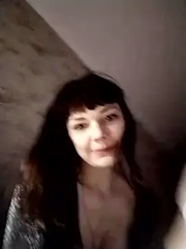 AliceSwan1122 online show from April 24, 2026, 8:00 pm