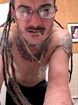 Clownboi17 online show from November 26, 2025, 5:58 pm
