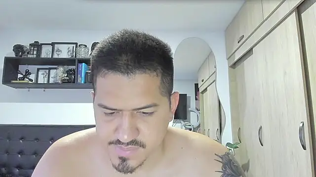 Snapshot of Arnolwilliams chatting on September 19, 2025, 11:27 pm Arnolwilliams online show from September 19, 2025, 11:27 pm