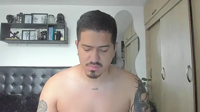 Snapshot of Arnolwilliams chatting on September 27, 2025, 6:46 pm Arnolwilliams online show from September 27, 2025, 6:46 pm