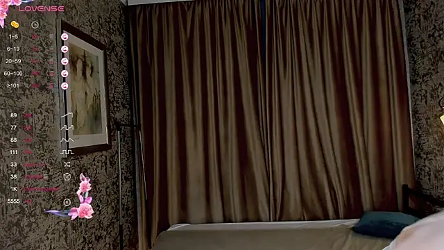 AlettaEve online show from September 26, 2025, 3:05 pm