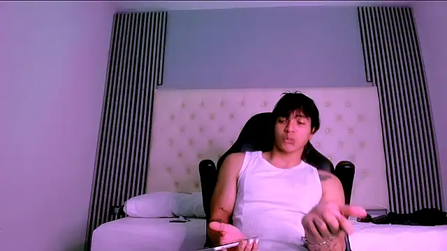 toji luxxer online show from November 13, 2025, 2:54 am