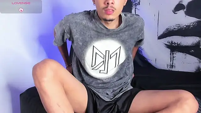 Avaggi online show from September 20, 2025, 10:00 pm