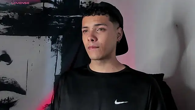 Avaggi online show from September 29, 2025, 11:42 pm