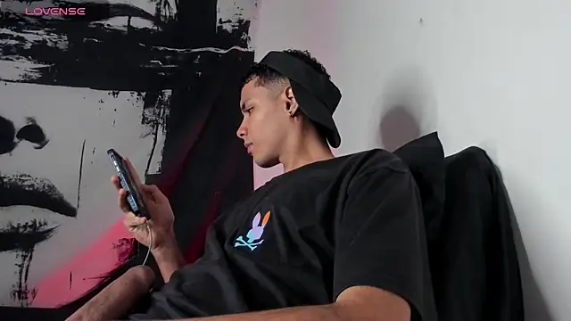 Avaggi online show from October 1, 2025, 9:32 pm