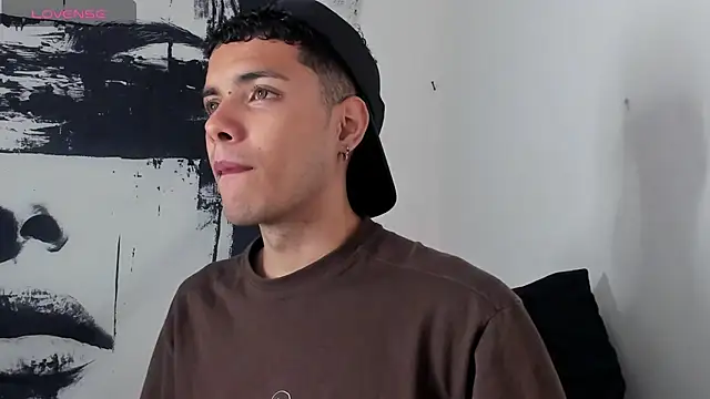 Avaggi online show from October 11, 2025, 9:24 pm