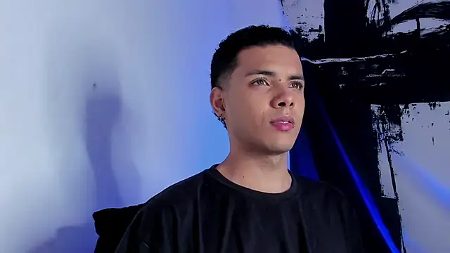 Avaggi online show from October 21, 2025, 10:54 pm