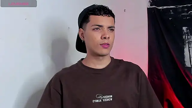 Avaggi online show from November 1, 2025, 11:29 pm