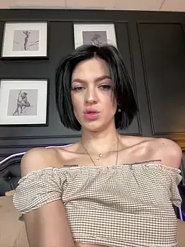 Snapshot of EmmaStarkk chatting on October 13, 2025, 9:42 am EmmaStarkk online show from October 13, 2025, 9:42 am