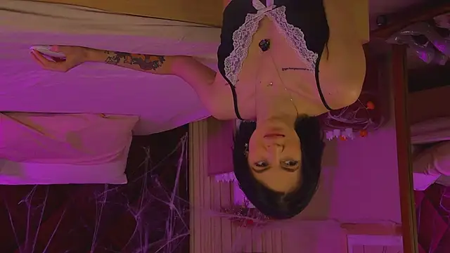 Snapshot of EmmaStarkk chatting on October 28, 2025, 11:36 am EmmaStarkk online show from October 28, 2025, 11:36 am