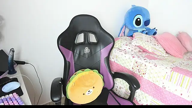 evelynrojas online show from March 17, 2026, 12:15 am