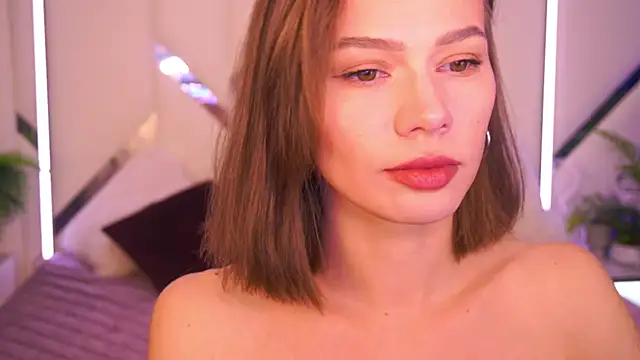 ShyySiren online show from December 2, 2025, 9:03 am