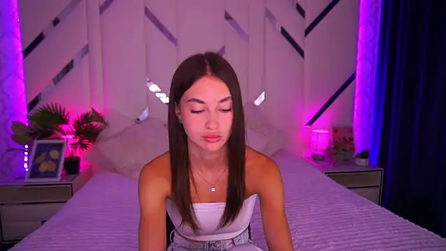 CherryyLulu online show from September 19, 2025, 6:48 am