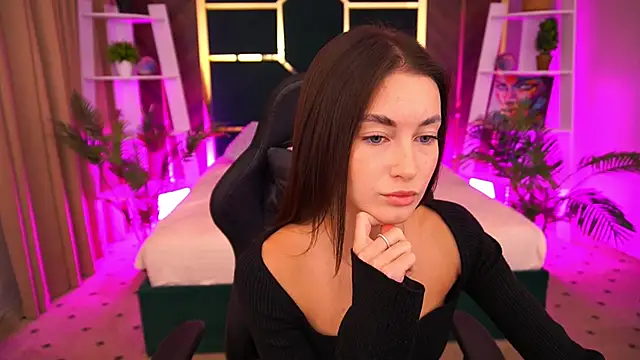 CherryyLulu online show from October 8, 2025, 8:12 am