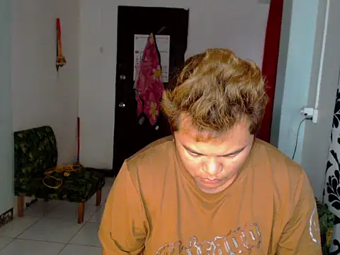 Snapshot of Gayasianzowe chatting on September 26, 2025, 10:36 pm Gayasianzowe online show from September 26, 2025, 10:36 pm