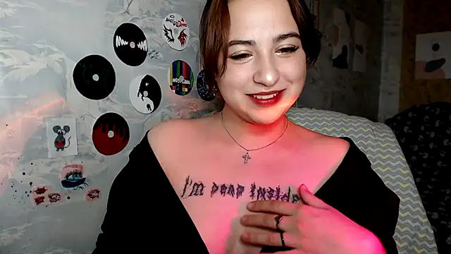 Snapshot of Olivia_Defo chatting on September 19, 2025, 12:17 pm Olivia Defo online show from September 19, 2025, 12:17 pm
