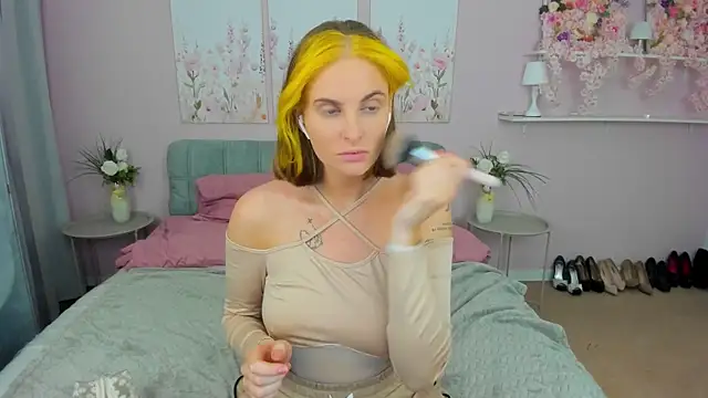 SabrinaRayX online show from May 12, 2026, 6:05 pm