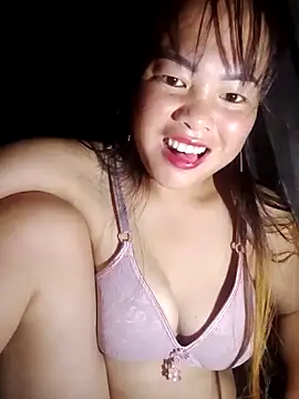 Snapshot of emilyzz chatting on October 9, 2025, 9:35 pm emilyzz online show from October 9, 2025, 9:35 pm