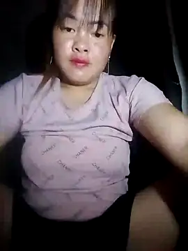 Snapshot of emilyzz chatting on October 10, 2025, 10:20 pm emilyzz online show from October 10, 2025, 10:20 pm