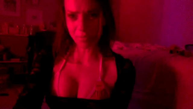 Snapshot of Texxaspearl chatting on April 6, 2026, 6:58 am Texxaspearl online show from April 6, 2026, 6:58 am