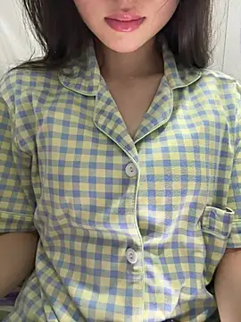 Bella sexy98 online show from May 3, 2026, 1:39 pm