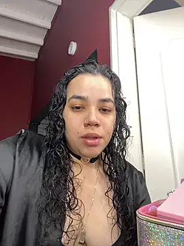 krisstenSantos online show from October 21, 2025, 12:17 pm