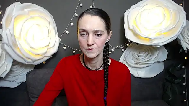 TayaFinch online show from November 17, 2025, 1:17 pm