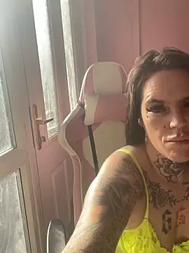 DIRTY PAISLEY X online show from October 29, 2025, 1:57 pm