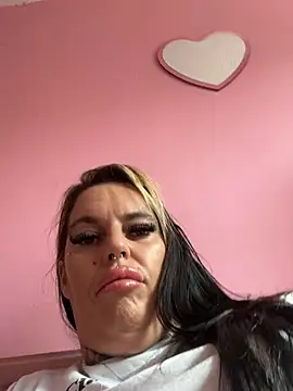 DIRTY PAISLEY X online show from March 18, 2026, 1:58 pm