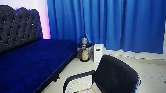 Snapshot of Cordelia_Perlman chatting on December 4, 2025, 12:47 pm Cordelia Perlman online show from December 4, 2025, 12:47 pm