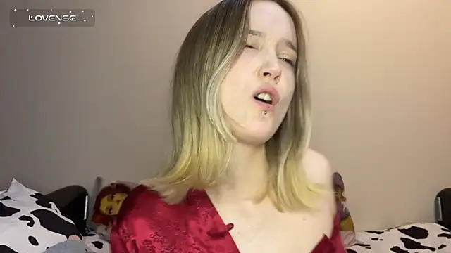 Snapshot of SoftcoreAlly chatting on November 3, 2025, 2:40 pm SoftcoreAlly online show from November 3, 2025, 2:40 pm