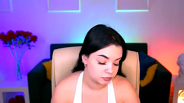 leslierowe  online show from September 29, 2025, 5:07 pm