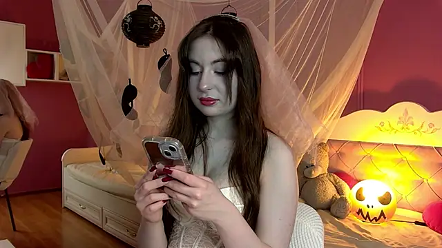 Snapshot of LilithLane chatting on October 30, 2025, 3:35 pm LilithLane online show from October 30, 2025, 3:35 pm