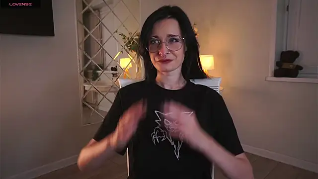 DarcyAspacio online show from September 24, 2025, 11:24 am