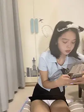 Snapshot of qiqi_x chatting on September 18, 2025, 1:24 pm qiqi x online show from September 18, 2025, 1:24 pm