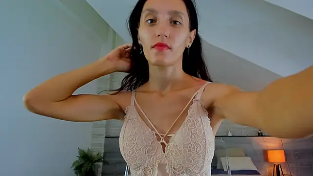 skinnystar  online show from October 27, 2025, 5:11 am