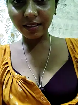 Mithiqueen2004 online show from September 15, 2025, 6:19 pm