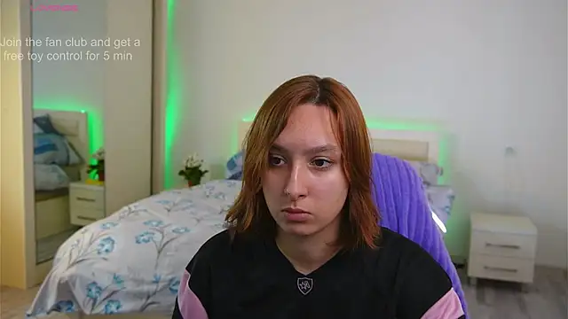 Snapshot of LilyannRosse chatting on October 12, 2025, 7:07 am LilyannRosse online show from October 12, 2025, 7:07 am