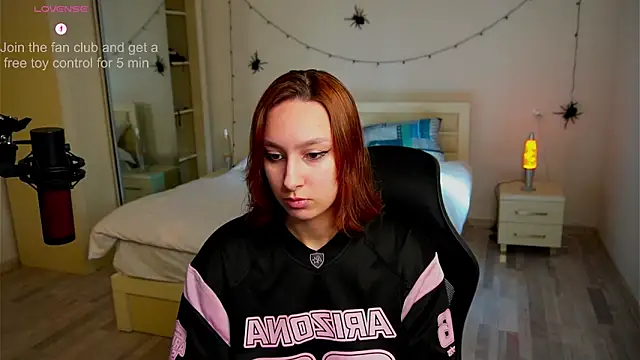 Snapshot of LilyannRosse chatting on October 25, 2025, 7:05 am LilyannRosse online show from October 25, 2025, 7:05 am