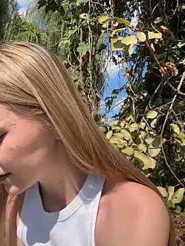 MilaMoone online show from September 21, 2025, 10:06 am