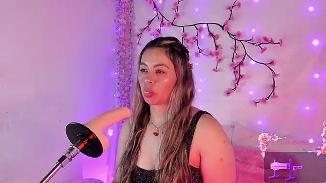 chubbyZoe online show from October 28, 2025, 10:34 pm