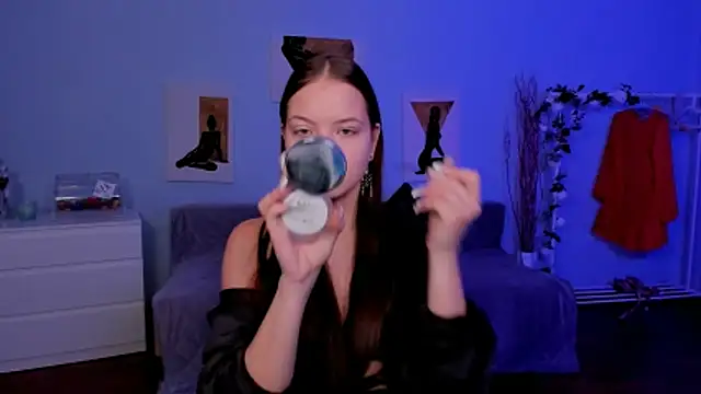 BetsyKiss online show from November 12, 2025, 5:30 am