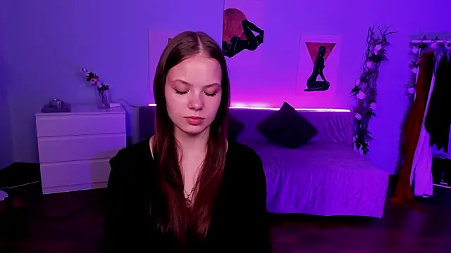 BetsyKiss online show from June 18, 2026, 5:06 pm