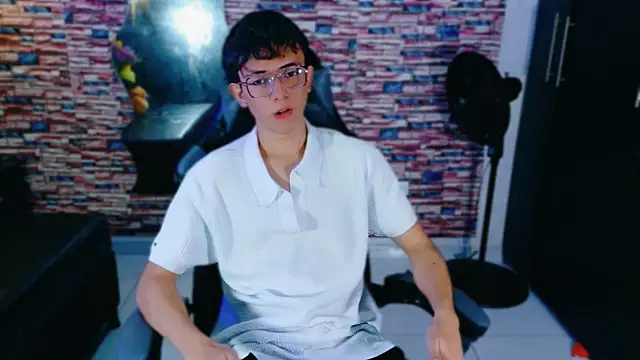 Snapshot of Dominic_Carmine chatting on October 11, 2025, 1:09 pm Dominic Carmine online show from October 11, 2025, 1:09 pm