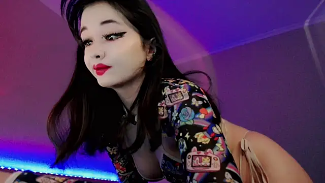 Snapshot of Dazzl1ngFire chatting on October 13, 2025, 4:45 am Dazzl1ngFire online show from October 13, 2025, 4:45 am