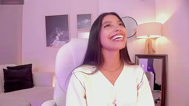 Tiffany Low online show from March 15, 2026, 3:07 pm